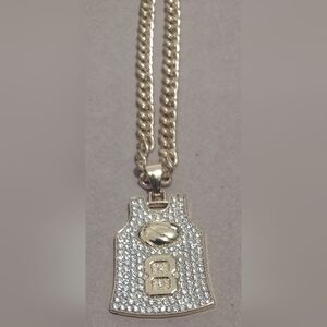 KOBE BRYANT 5 GLOSSY 8.5x11 BASKETBALL🏀POSTER SET & #8 JEWELRY CHAIN PENDANT!🔥